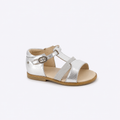 Sandalia de piel plateada