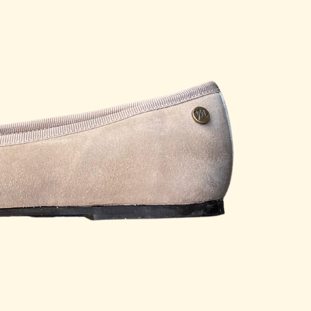 Bailarina o manoletina adaptable arena - Lyla pietra suede