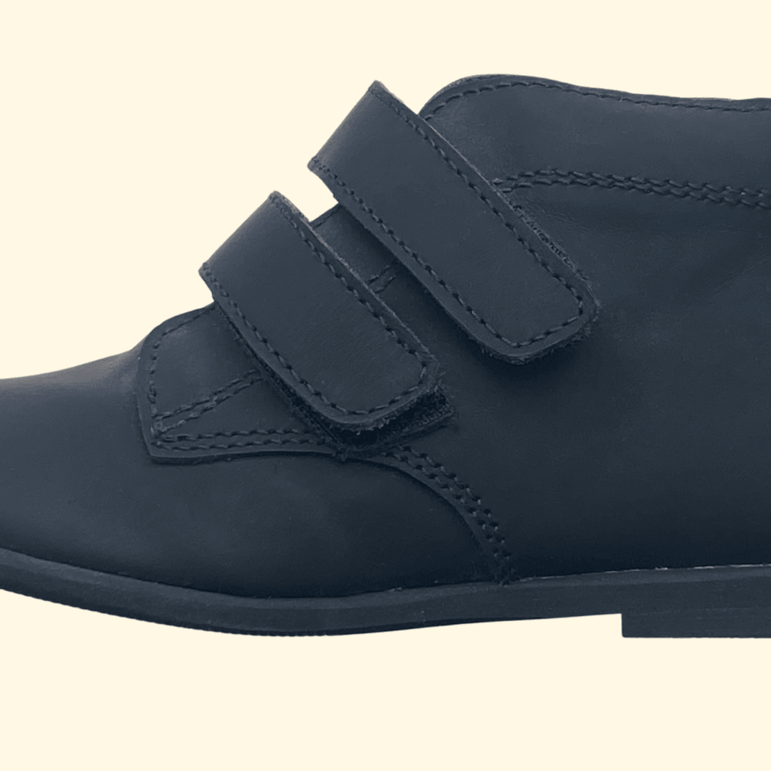 Bota de piel negras de velcro