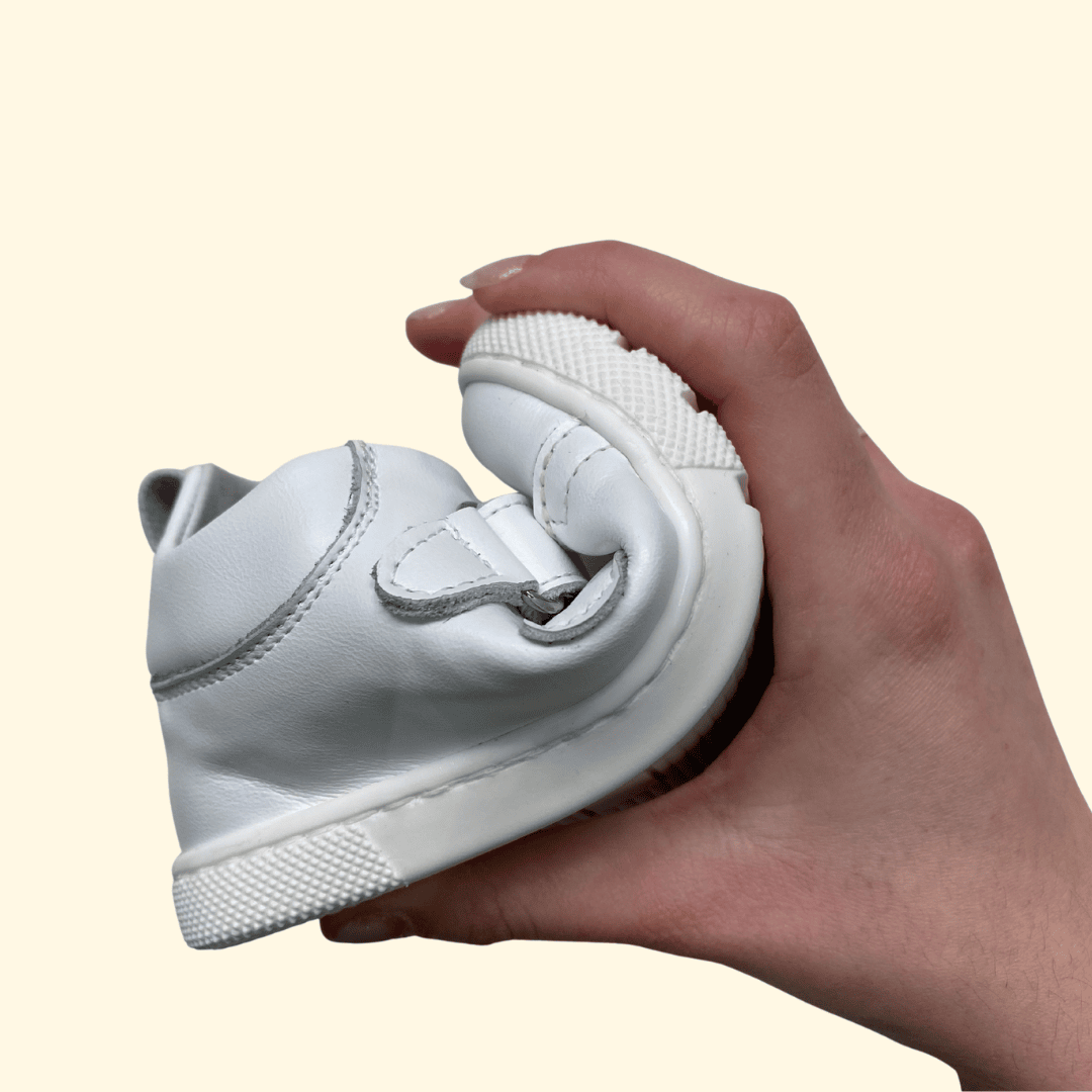 Deportivo blanco barefoot