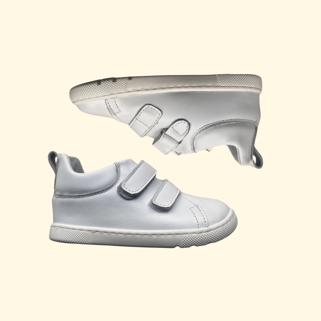 Deportivo blanco barefoot