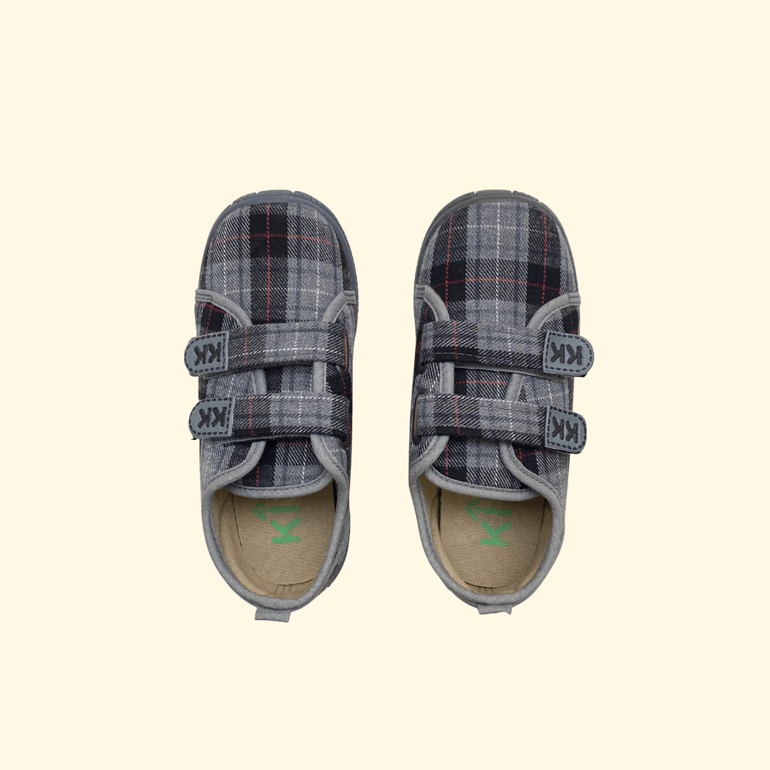 Zapatillas escocesas gris