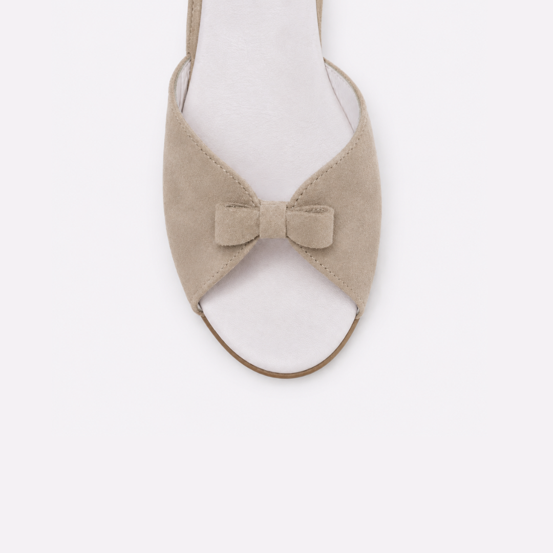 Sandalia de lazo beige de ante