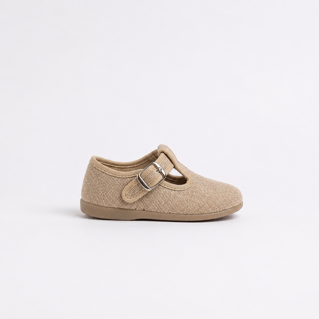 Zapato tipo pepito o lord de lino para niño en color taupe con cierre de hebilla, suela de goma y hecho en España - Tiendas Papos