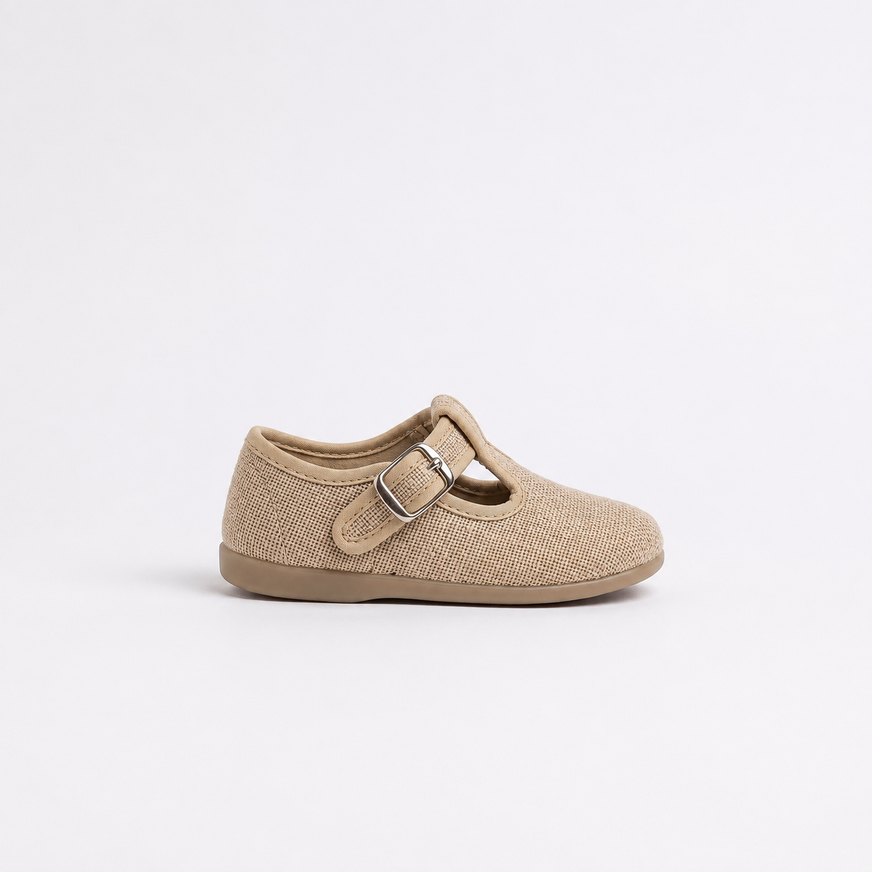 Zapato tipo pepito o lord de lino para niño en color taupe con cierre de hebilla, suela de goma y hecho en España - Tiendas Papos