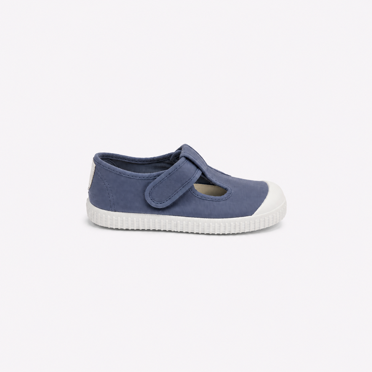 sandalia tipo lord o pepito de algodón con puntera y suela de goma flexible para niños en color azul y hecho en España. Tiendas Papos