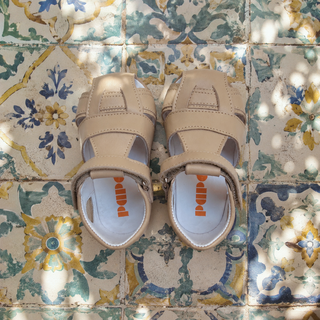 Sandalia beige de piel