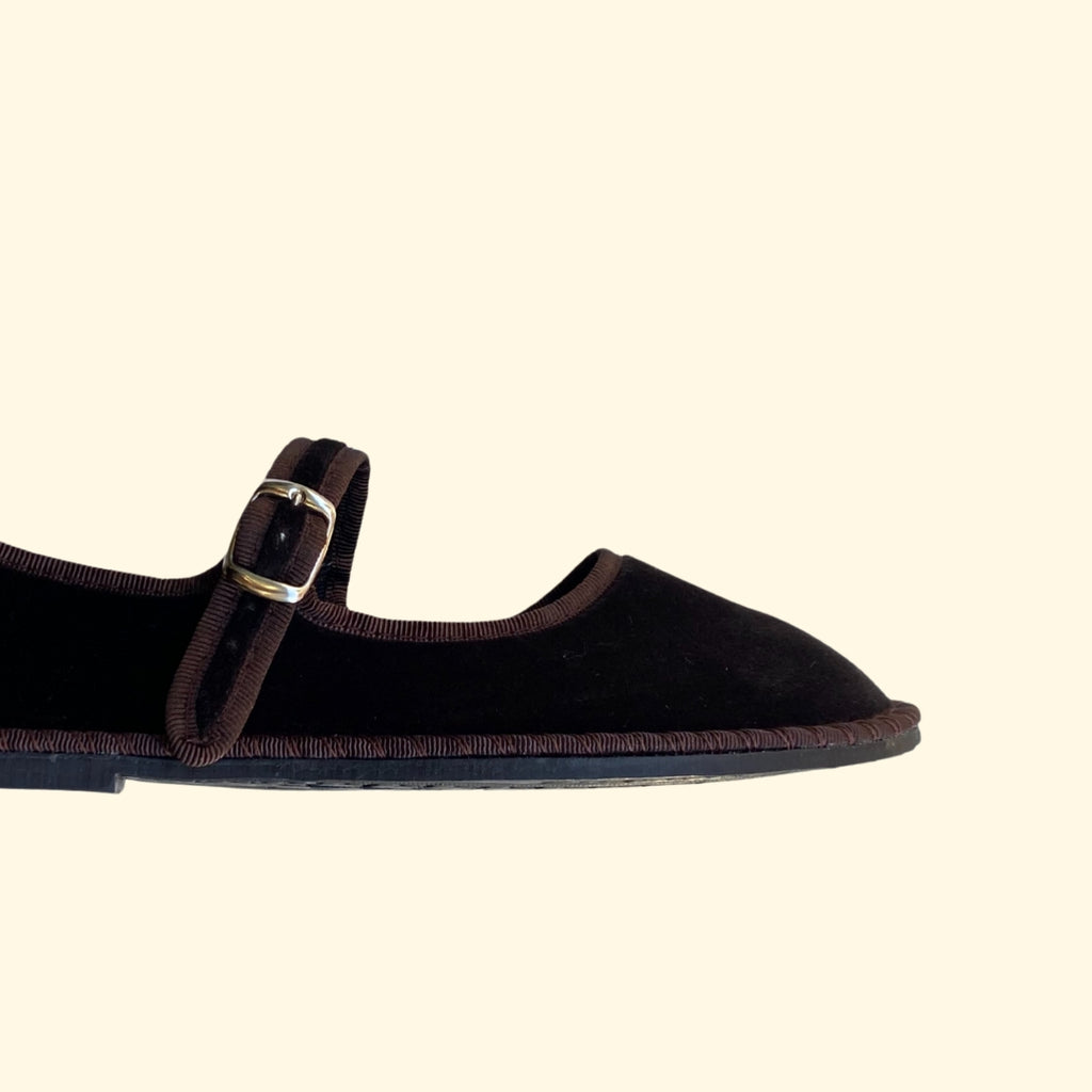 Veneciana con cierre de mercedes marrón chocolate